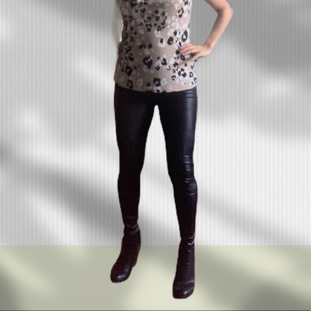 Black Legging Faux Leather One Size Comforts - Picture 3 of 7